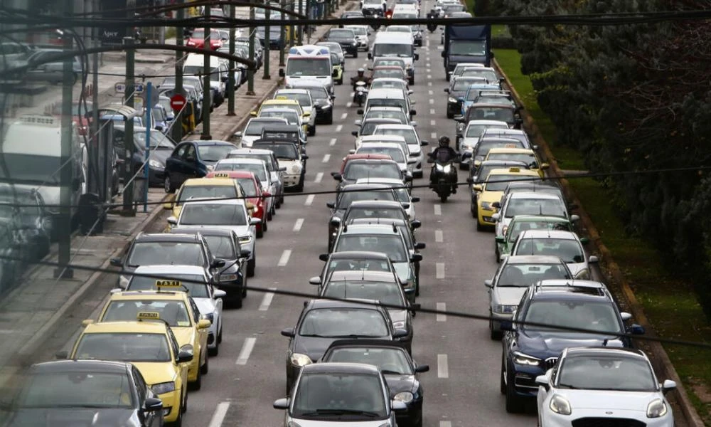 Καραμπόλα 4 οχημάτων στην Κηφισό - Καθυστερήσεις και στην Αττική οδό